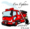 消防士と消防車と桜の花びら